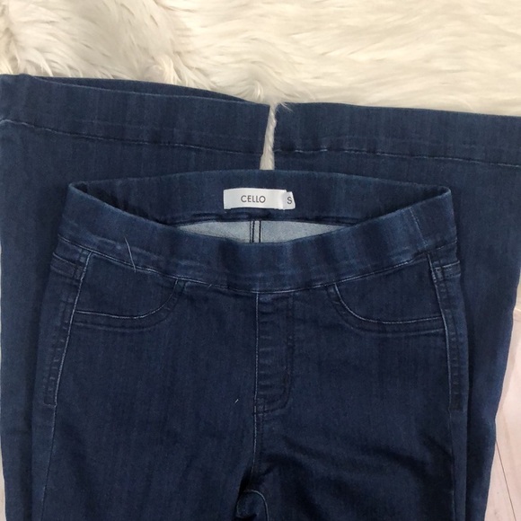 Cello Dark Wash Skinny Flare Jeans Size Small - Picture 2 of 9